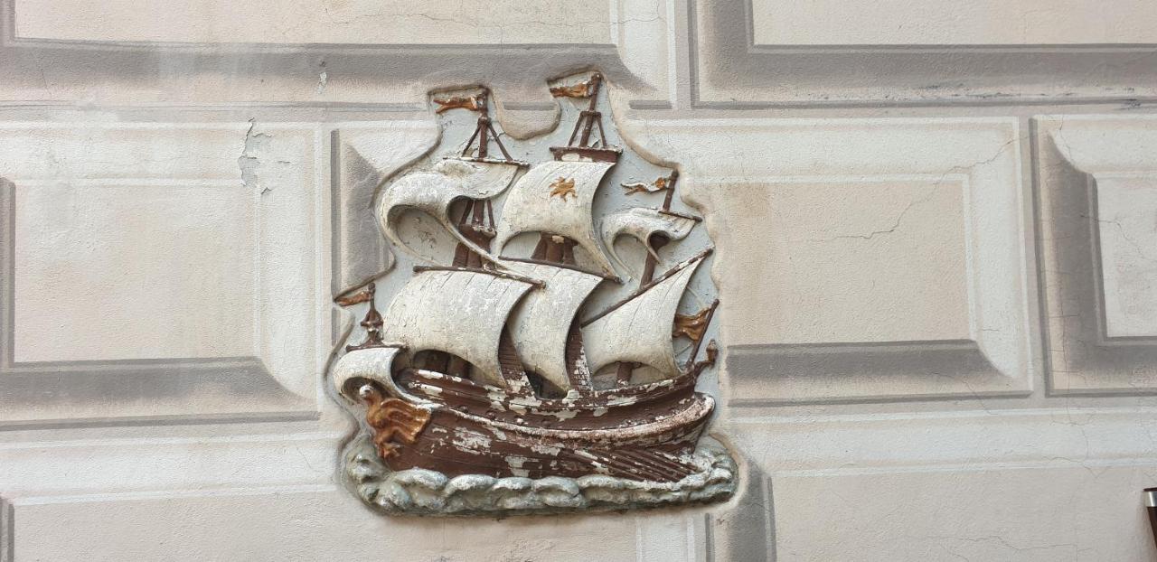 Il Vascello Apartment Rapallo Bagian luar foto