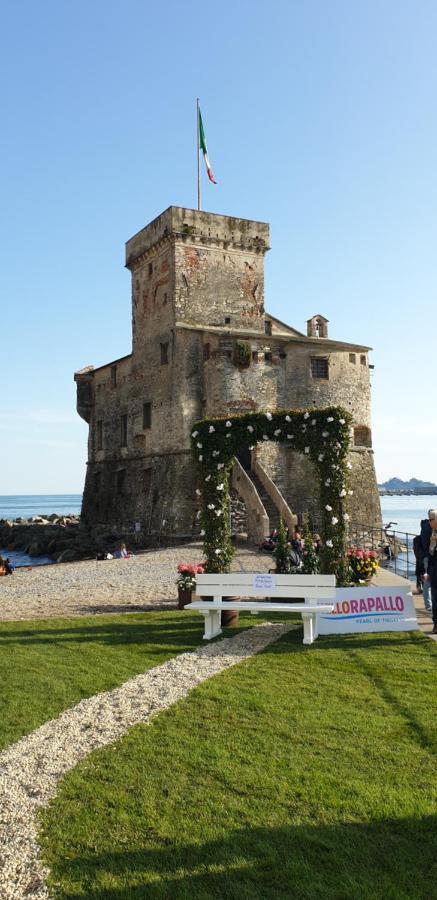 Il Vascello Apartment Rapallo Bagian luar foto