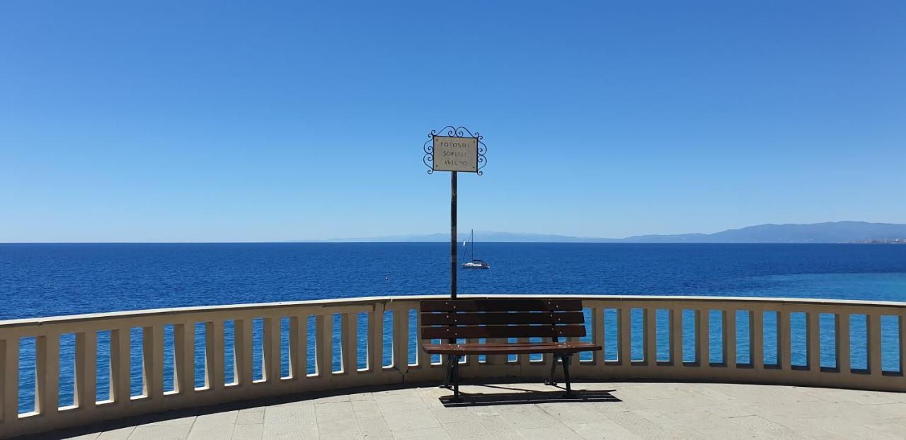 Il Vascello Apartment Rapallo Bagian luar foto