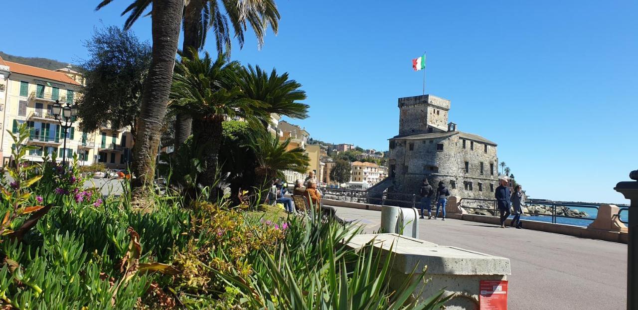 Il Vascello Apartment Rapallo Bagian luar foto
